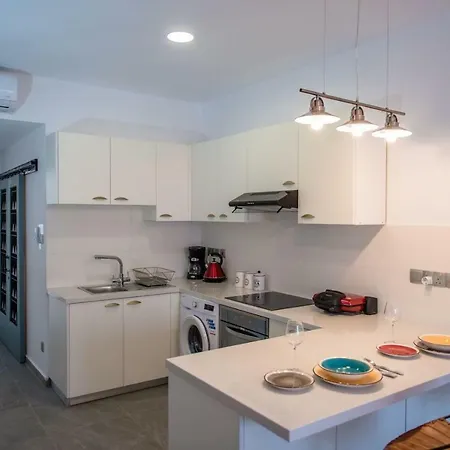 Apartament Panmari *